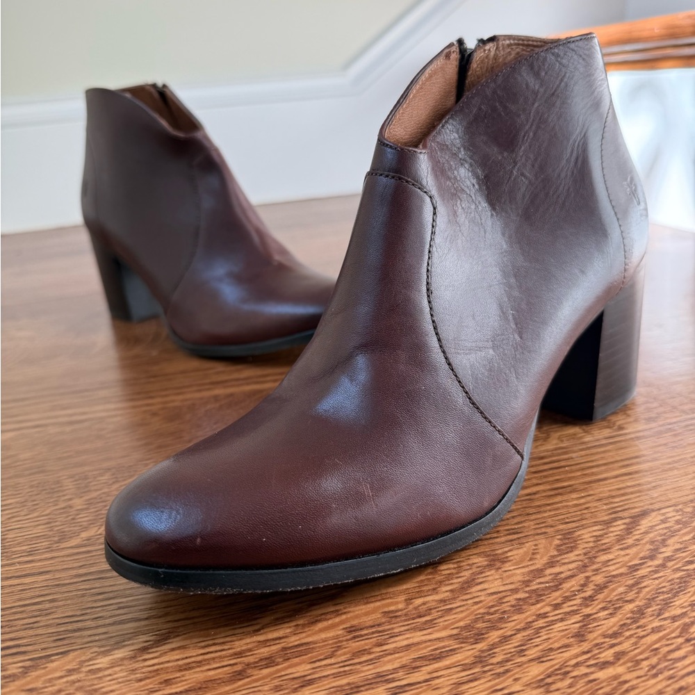FRYE Nora Heeled Boots Brown Leather Zip Booties Block Heel‎ Classic Luxury 8.5